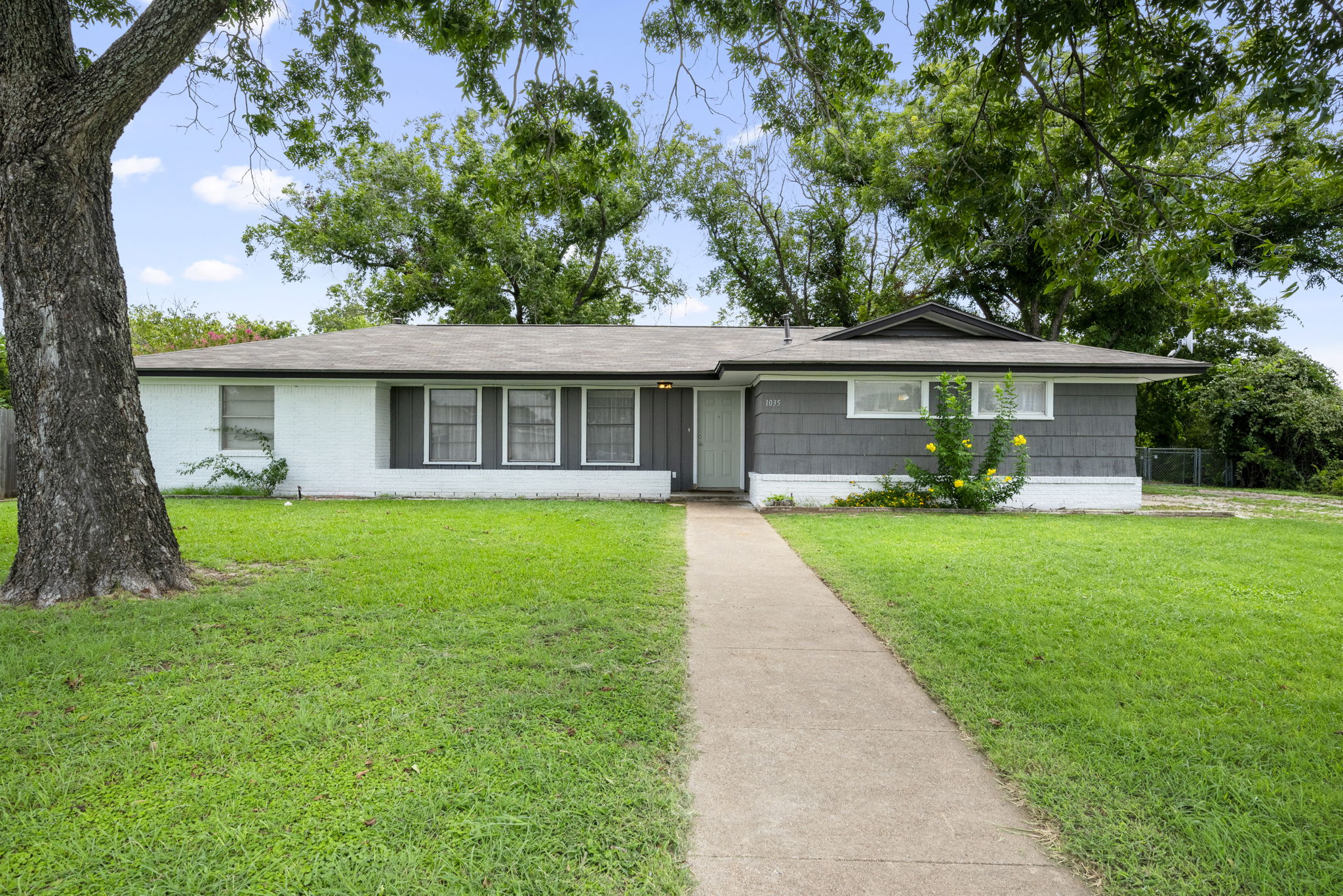 Front Shot of a house in Meridian